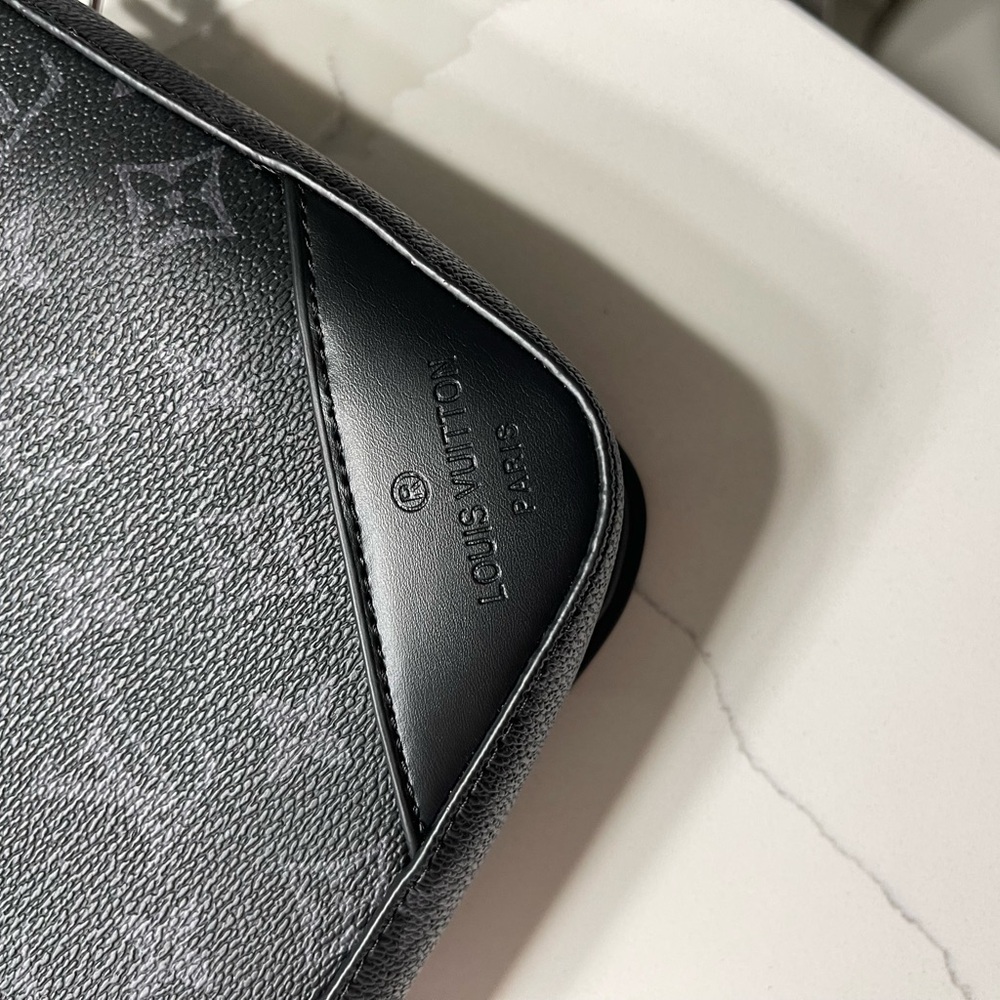 Louis Vuitton Black Messenger Bag with Monogram Design - Picture 3 of 7